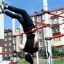 Как научится иголочку на турнике.